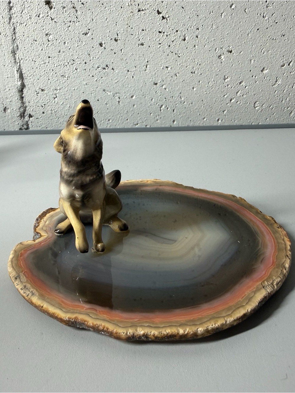 Ceramic Howling Wolf Figurine on Agate Slice - Brown & Gray